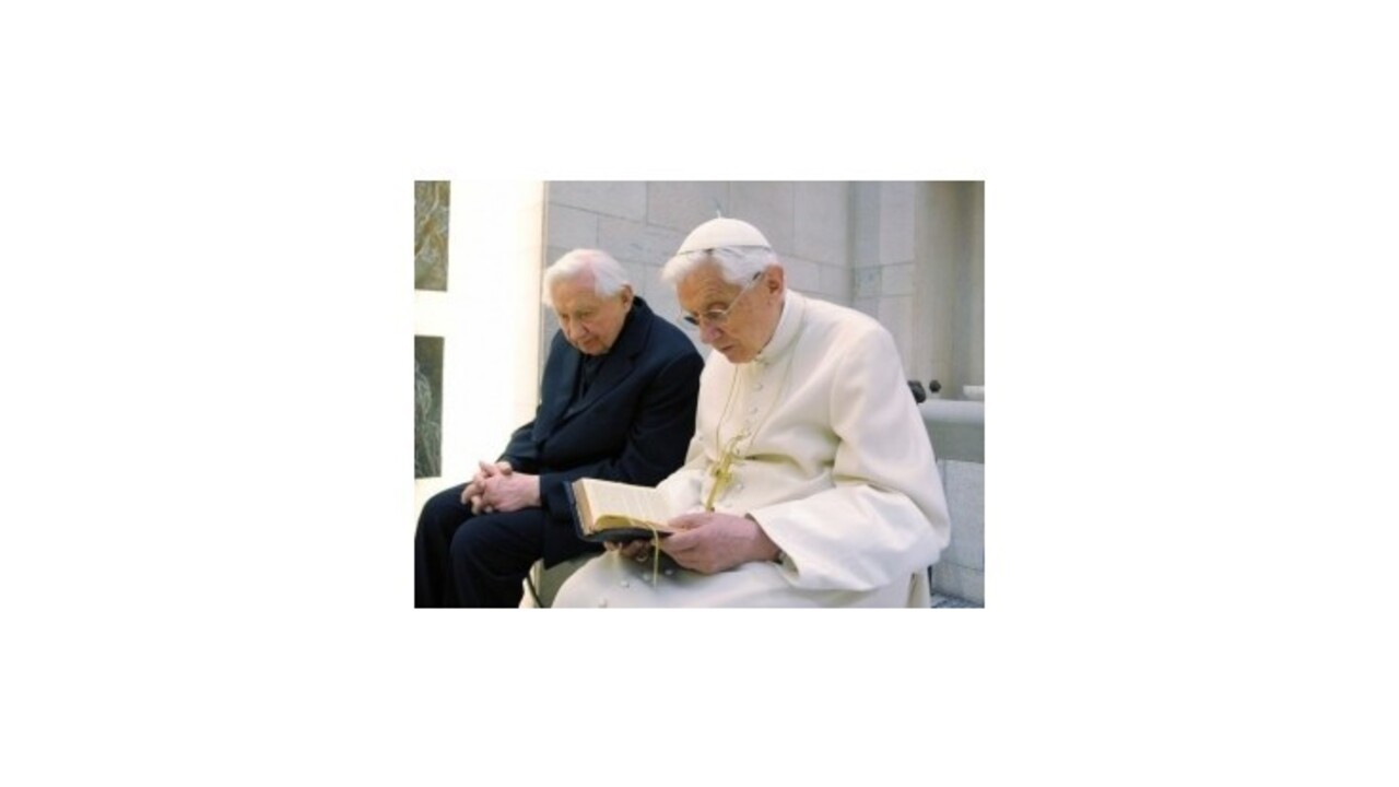 Pápež oslavuje 85. narodeniny za úvah o jeho odstúpení